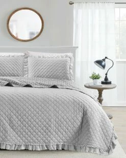 Melange Home Stonewash Diamond Ruffles Quilt Set Comforters & Quilts